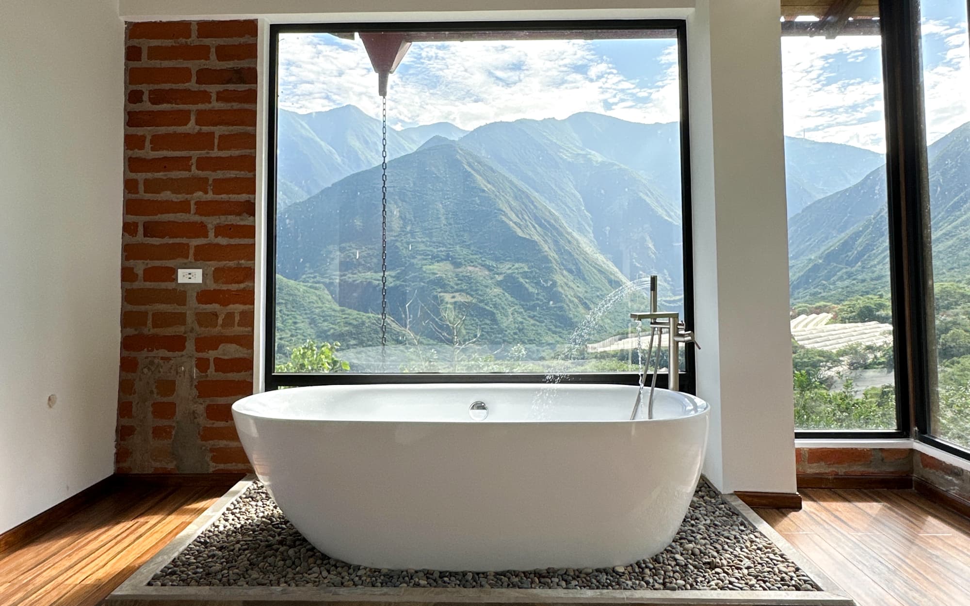 Lodge room and peaceful mountain atmosphere at The Cloud Forest Retreat