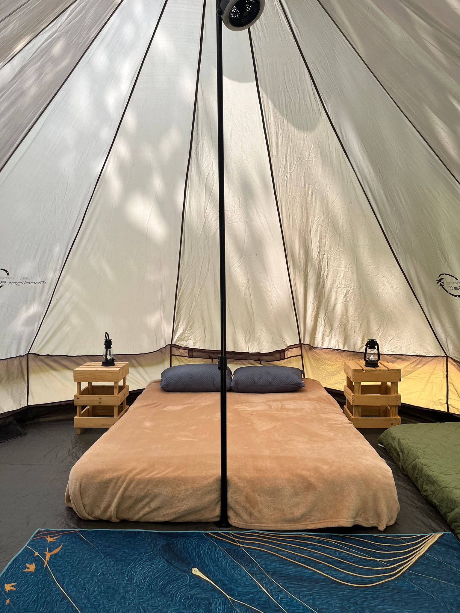 Riverside glamping yurt in Mindo